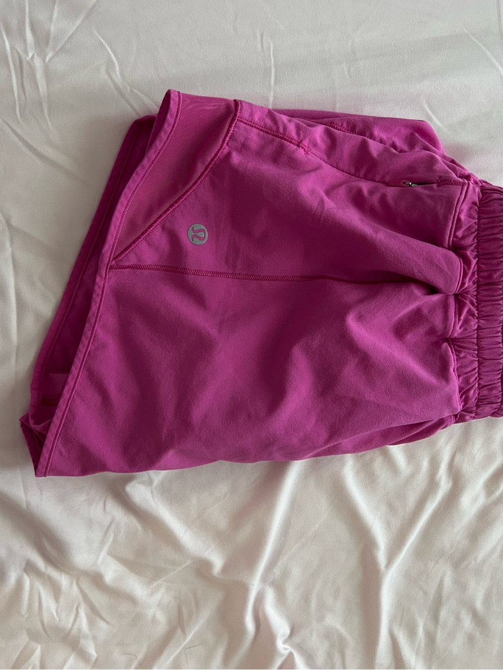 Lululemon hotty hot shorts 2.5”